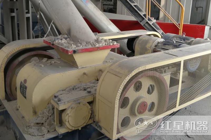 關(guān)于對(duì)輥式破碎機(jī)，客戶(hù)常問(wèn)的5個(gè)問(wèn)題（紅星老師傅實(shí)地講解）